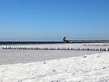Seebrücke im Winter